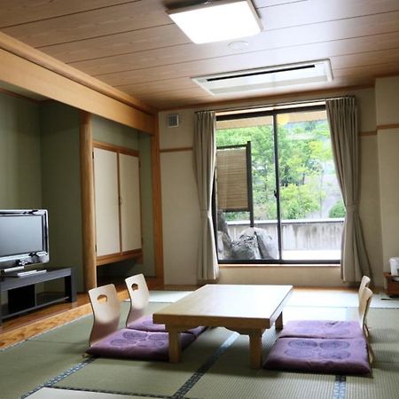 Ishiuchi Yungparunas Hotel Minamiuonuma Екстериор снимка