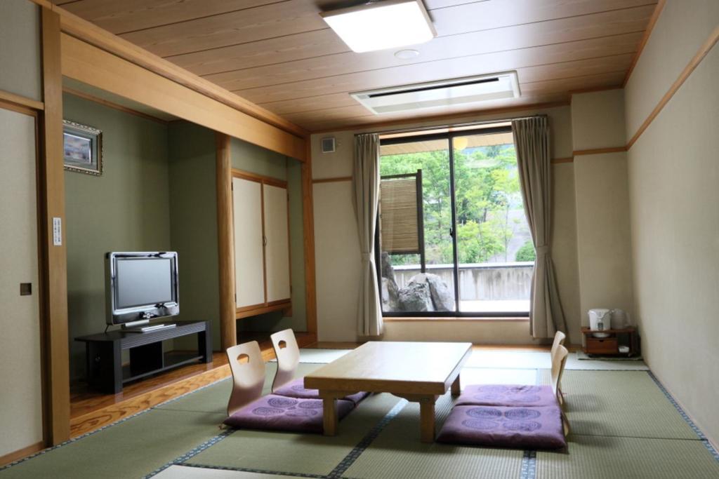 Ishiuchi Yungparunas Hotel Minamiuonuma Екстериор снимка